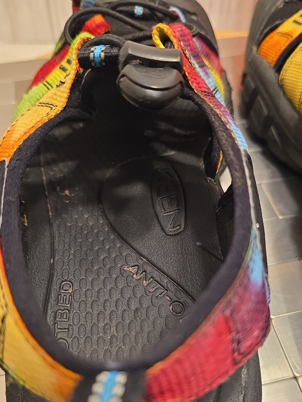 Keen Womans Tie-Dye Strap Newport Retro Sandal - Black with Rainbow - Picture 12 of 13
